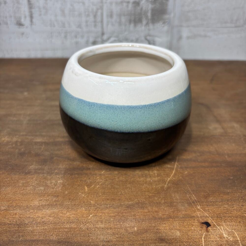 Small Circular Pot
